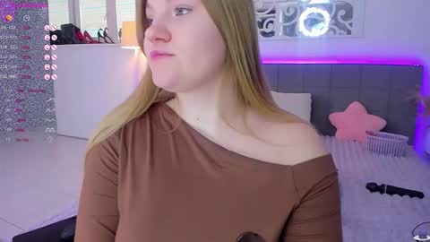 Snapshot of ashleyjonse chatting on 11-25-25, 06:13 AshleyJonse online show from 11-25-25, 06:13