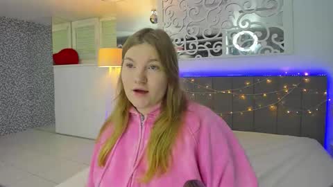 AshleyJonse online show from 12-21-25, 06:20