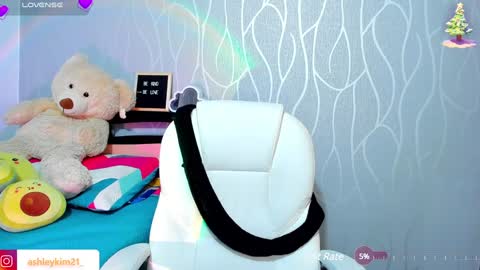 Snapshot of ashleykiim_ chatting on 12-05-24, 09:28 .. Ashley .. online show from 12-05-24, 09:28