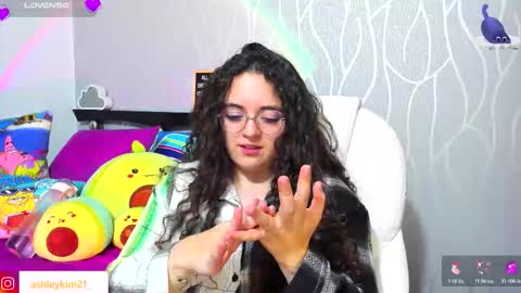 Snapshot of ashleykiim_ chatting on 11-29-25, 01:41 .. Ashley .. online show from 11-29-25, 01:41