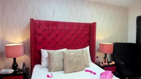 AshleyRoberh online show from 10-20-25, 11:38