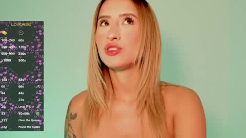 Snapshot of ashleyroys_111 chatting on 10-20-25, 03:23 dahiana online show from 10-20-25, 03:23