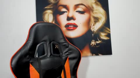 Snapshot of ashleytravis_ chatting on 01-07-25, 02:53 online show from 01-07-25, 02:53