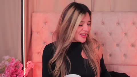 Snapshot of ashleyvalirya chatting on 02-11-25, 07:12 Ashley Lauren online show from 02-11-25, 07:12