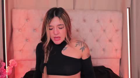 Snapshot of ashleyvalirya chatting on 02-11-25, 10:15 Ashley Lauren online show from 02-11-25, 10:15