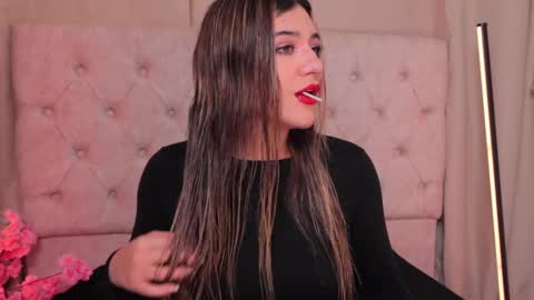 Snapshot of ashleyvalirya chatting on 02-14-25, 04:04 Ashley Lauren online show from 02-14-25, 04:04