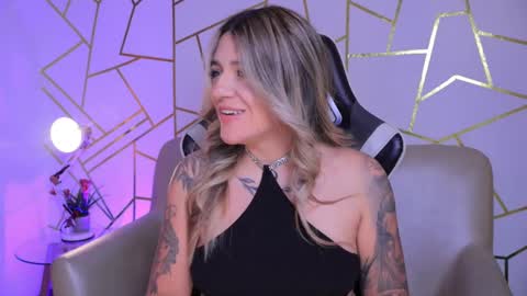 Snapshot of ashleyvalirya chatting on 09-26-25, 04:38 Ashley Lauren online show from 09-26-25, 04:38