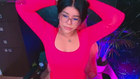 Snapshot of ashleyy18__ chatting on 09-21-25, 01:02 Ashleyy18 online show from 09-21-25, 01:02