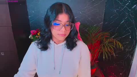 Snapshot of ashleyy18__ chatting on 10-25-25, 02:08 Ashleyy18 online show from 10-25-25, 02:08