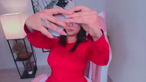 Snapshot of ashleyy18__ chatting on 06-20-26, 07:05 Ashleyy18 online show from 06-20-26, 07:05