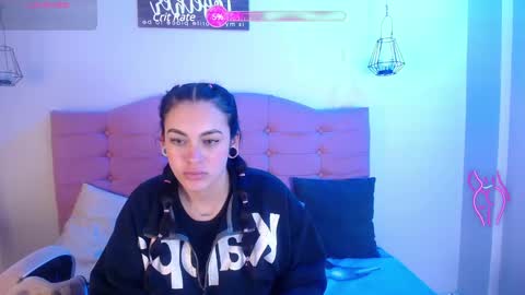 kylie online show from 03-04-25, 03:33