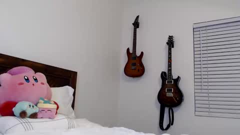 Ashley Love online show from 11-12-25, 06:58