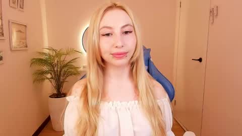 Victoria  online show from 05-27-26, 02:30