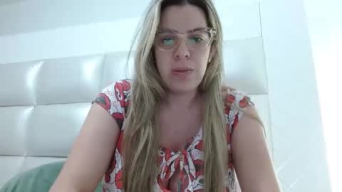 Snapshot of ashlymoon chatting on 01-06-25, 11:52 AshlyMoon online show from 01-06-25, 11:52