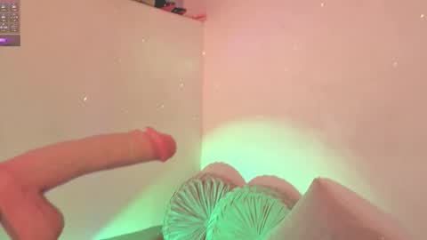 Snapshot of ashlynnlowe_ chatting on 11-08-25, 07:34 Ash online show from 11-08-25, 07:34