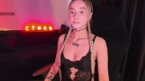 Mila online show from 04-12-26, 08:08