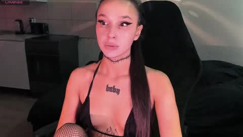 Mila online show from 06-07-26, 05:22