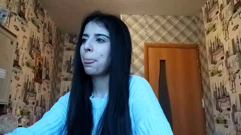 Lina online show from 12-20-25, 10:39