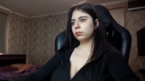 Lina online show from 02-11-26, 12:37