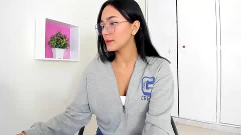 Camila online show from 01-18-25, 12:47