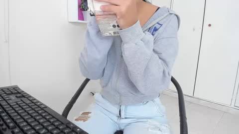 Camila online show from 01-29-25, 12:45