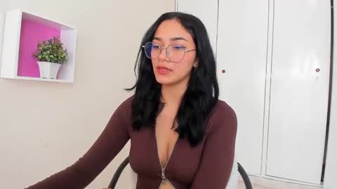 Camila online show from 02-11-25, 06:01