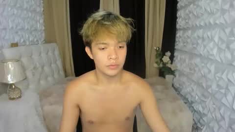 Snapshot of asian_blakefoster chatting on 06-11-26, 02:44 asian_blakefoster online show from 06-11-26, 02:44