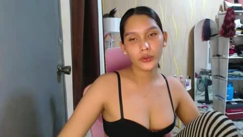 Snapshot of asian_glamm chatting on 10-12-25, 05:23 ANITA online show from 10-12-25, 05:23