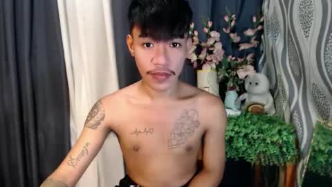 Snapshot of asian_kimxxx chatting on 10-20-25, 12:27 don online show from 10-20-25, 12:27