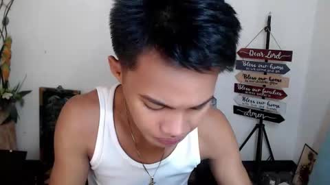 Snapshot of asian_lover05 chatting on 10-23-25, 05:44 asian_lover05 online show from 10-23-25, 05:44