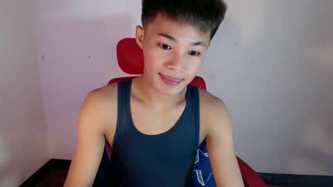 Snapshot of asian_lover05 chatting on 06-06-26, 04:44 asian_lover05 online show from 06-06-26, 04:44
