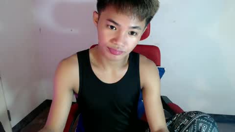 Snapshot of asian_lover05 chatting on 06-14-26, 06:21 asian_lover05 online show from 06-14-26, 06:21