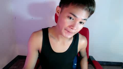 Snapshot of asian_lover05 chatting on 06-15-26, 04:20 asian_lover05 online show from 06-15-26, 04:20
