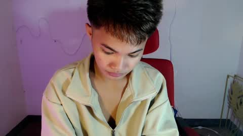 Snapshot of asian_lover05 chatting on 07-10-26, 06:32 asian_lover05 online show from 07-10-26, 06:32