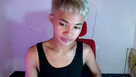 Snapshot of asian_lover05 chatting on 07-15-26, 06:24 asian_lover05 online show from 07-15-26, 06:24