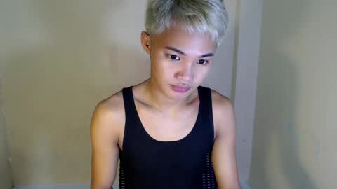 Snapshot of asian_lover05 chatting on 07-17-26, 09:52 asian_lover05 online show from 07-17-26, 09:52
