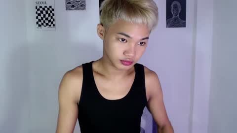 Snapshot of asian_lover05 chatting on 07-20-26, 08:22 asian_lover05 online show from 07-20-26, 08:22