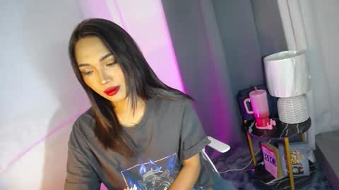 Snapshot of asian_luci chatting on 10-20-25, 05:35 LUCI BABE online show from 10-20-25, 05:35