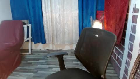 Snapshot of asian_petit19 chatting on 01-22-25, 06:10 Lovely online show from 01-22-25, 06:10