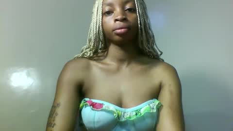 Snapshot of asian_pinay01 chatting on 12-18-25, 04:40 Asia online show from 12-18-25, 04:40