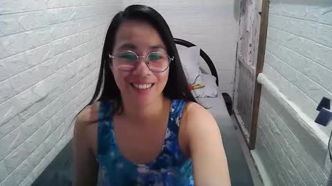 Snapshot of asian_sexydimples chatting on 01-04-25, 03:39 Trixie online show from 01-04-25, 03:39