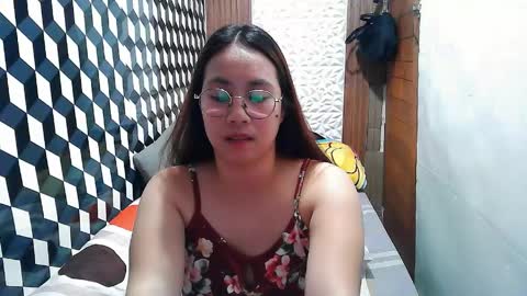 Trixie online show from 04-24-26, 03:47