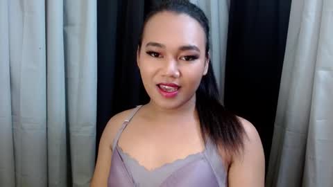 Snapshot of asian_suteishi chatting on 12-17-25, 11:38 stacey online show from 12-17-25, 11:38