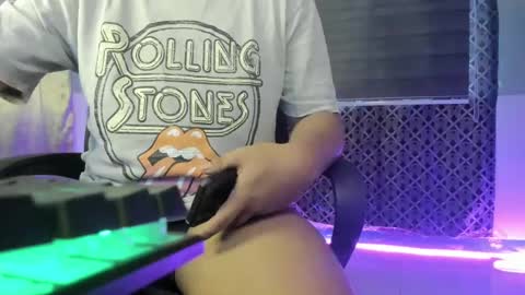 Snapshot of asianblackmen chatting on 02-26-25, 07:09 JEXX online show from 02-26-25, 07:09