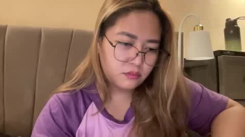 Snapshot of asianbunny10 chatting on 06-08-26, 01:00 Curvy online show from 06-08-26, 01:00