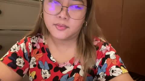 Snapshot of asianbunny10 chatting on 06-11-26, 02:48 Curvy online show from 06-11-26, 02:48