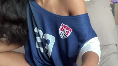 Snapshot of asiangirlandwhiteguy chatting on 04-28-26, 03:22 asiangirlandwhiteguy online show from 04-28-26, 03:22