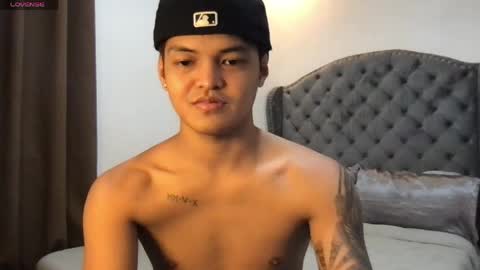 Snapshot of asianhugescott chatting on 05-27-26, 02:14 VICTORIA SCOTT online show from 05-27-26, 02:14