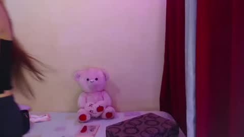 Queen Lara online show from 01-13-25, 06:38