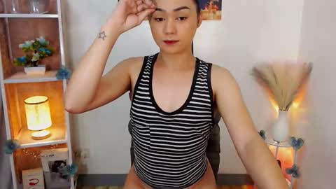 Snapshot of asiansexhunter chatting on 10-19-25, 01:34 Ms. MONICA online show from 10-19-25, 01:34